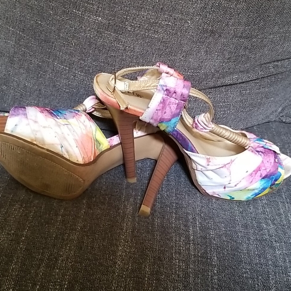 Sandals - Picture 3 of 3